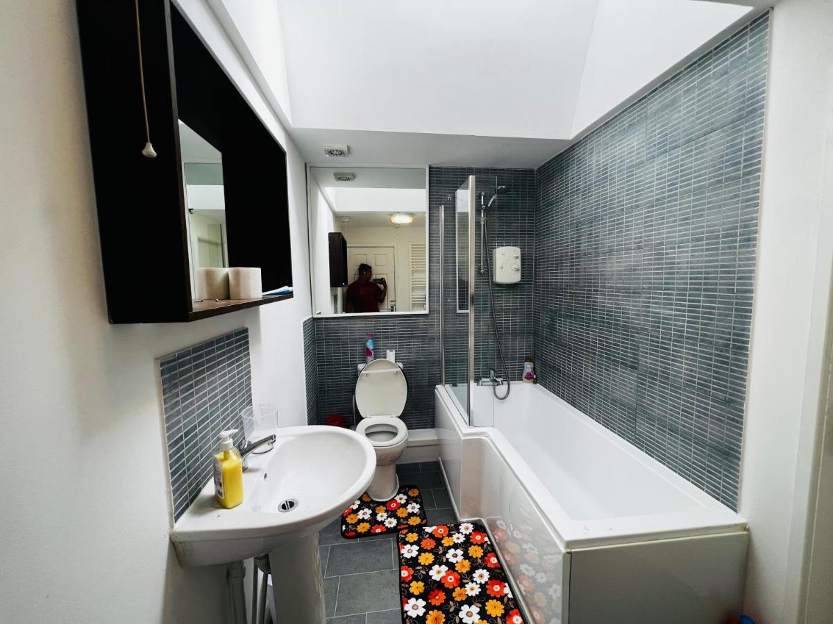 Liberty Inn Room With Sharing Toilet And Kitchen ลิเวอร์พูล ภายนอก รูปภาพ