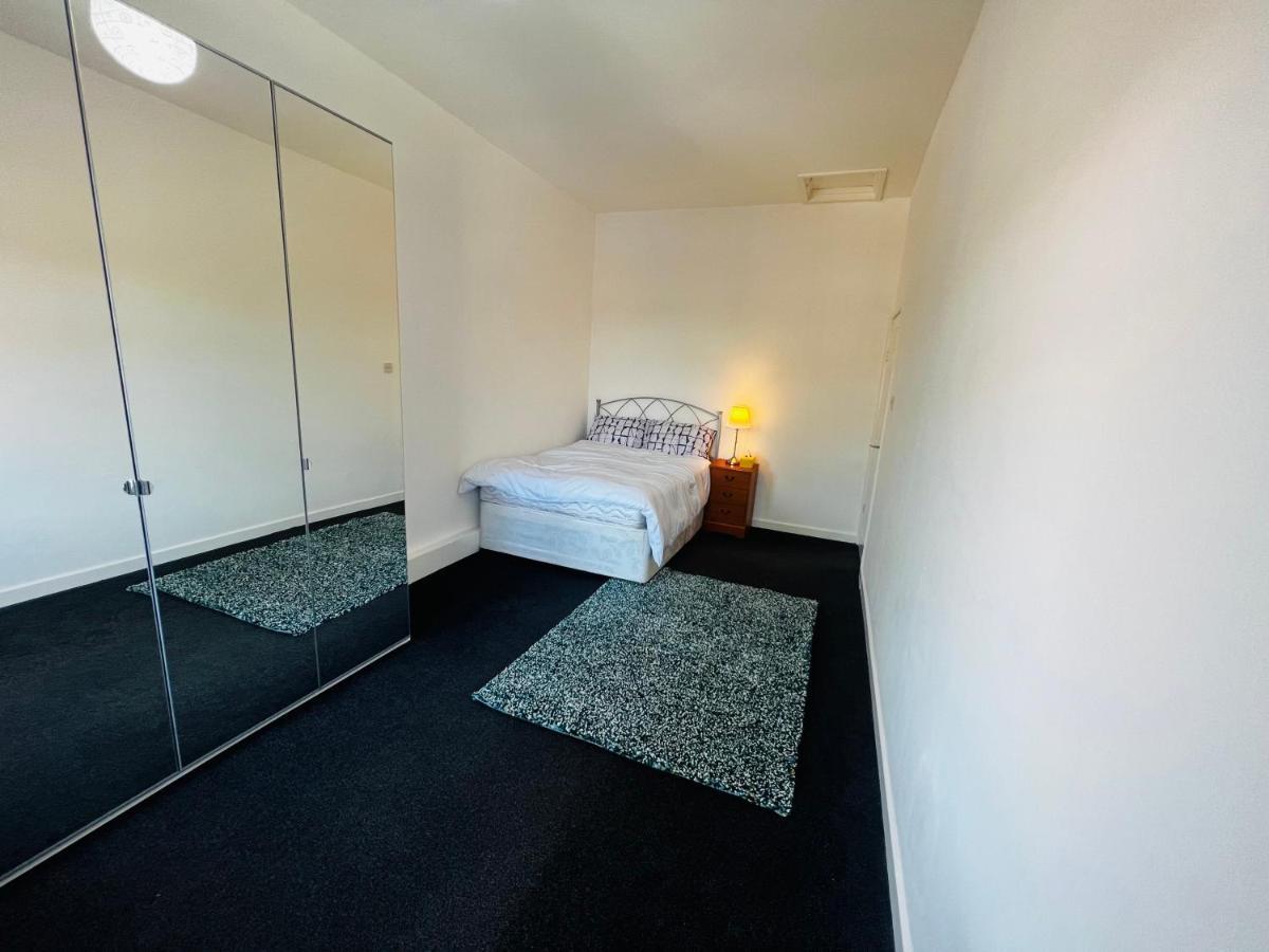 Liberty Inn Room With Sharing Toilet And Kitchen ลิเวอร์พูล ภายนอก รูปภาพ