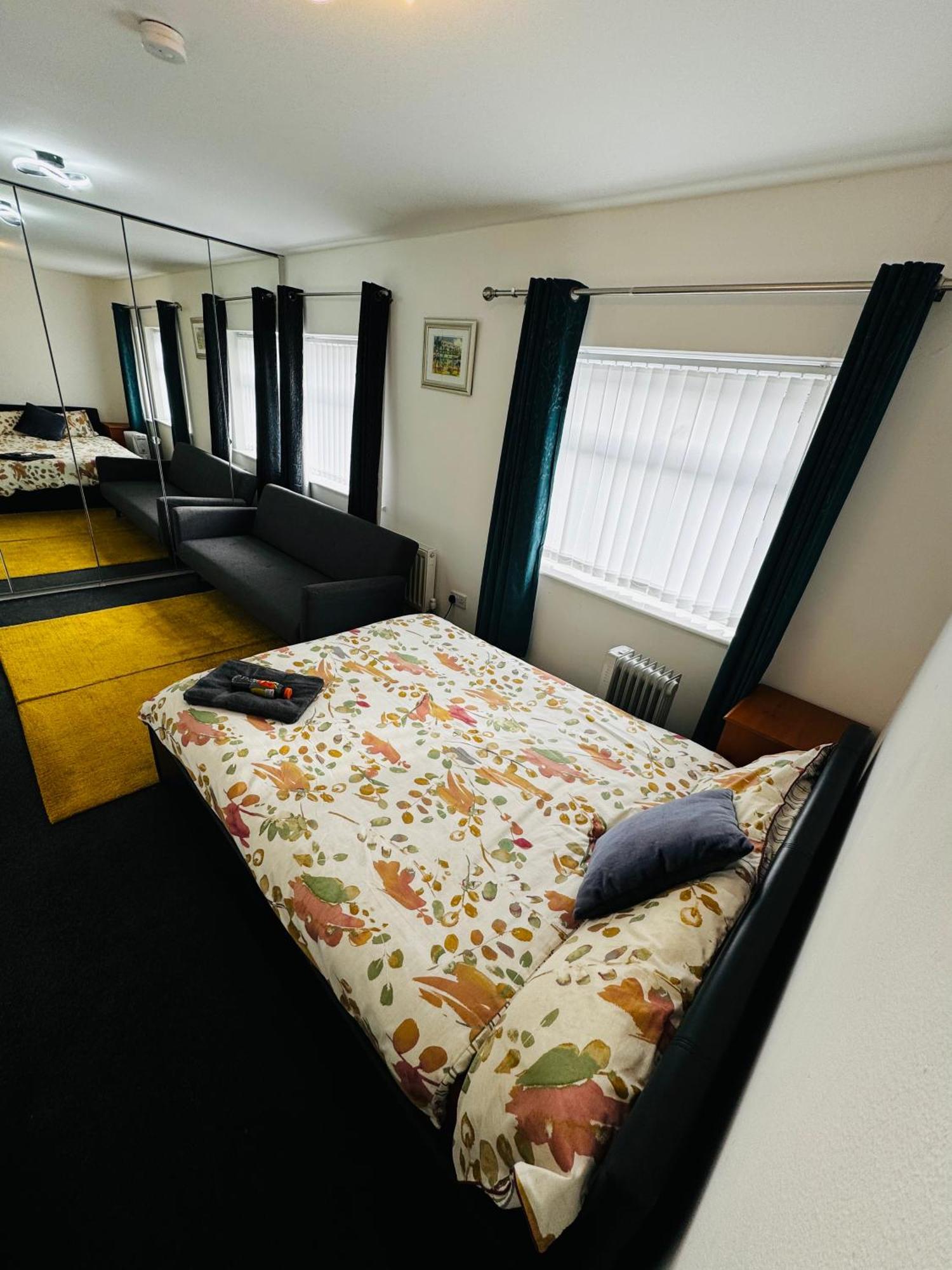 Liberty Inn Room With Sharing Toilet And Kitchen ลิเวอร์พูล ภายนอก รูปภาพ